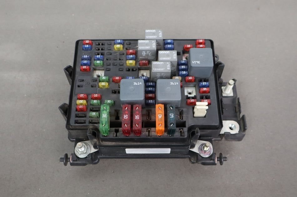 2000 Chevrolet Silverado 1500 L Engine Fuse Box
