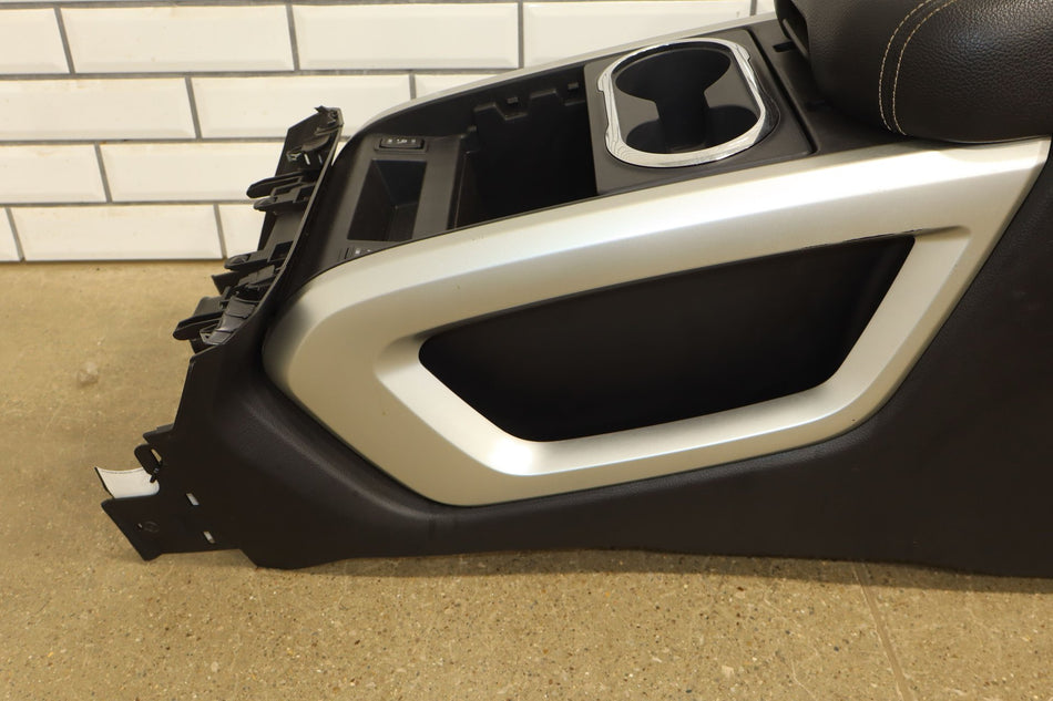 2019 Nissan Titan XD- Front Console