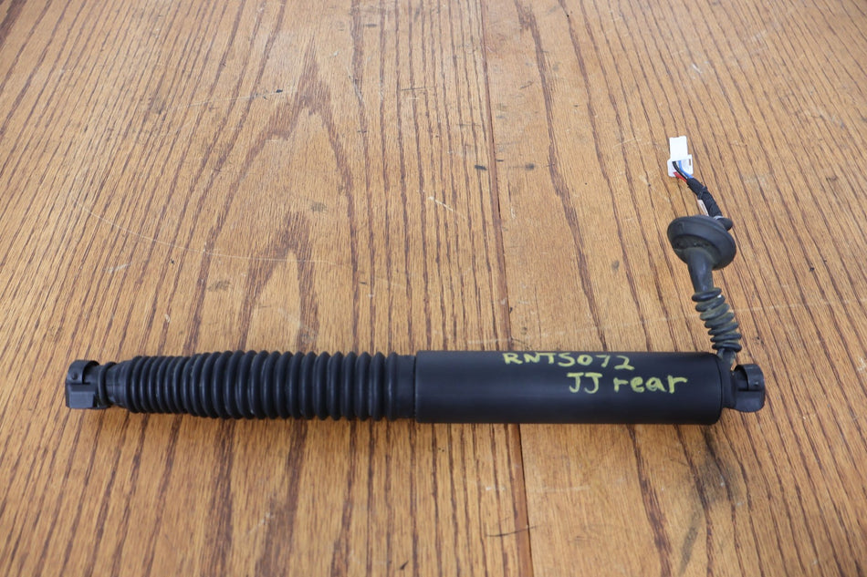 2022 Tesla 3- Hatch Strut