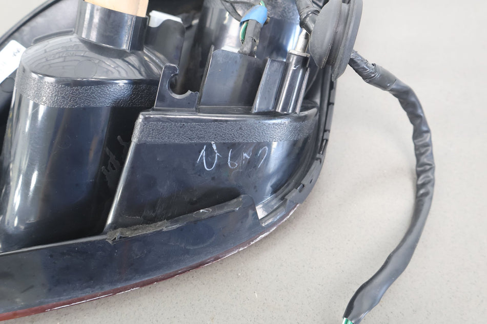 2002 Lexus LS430- TAIL LIGHT ASSEMBLY