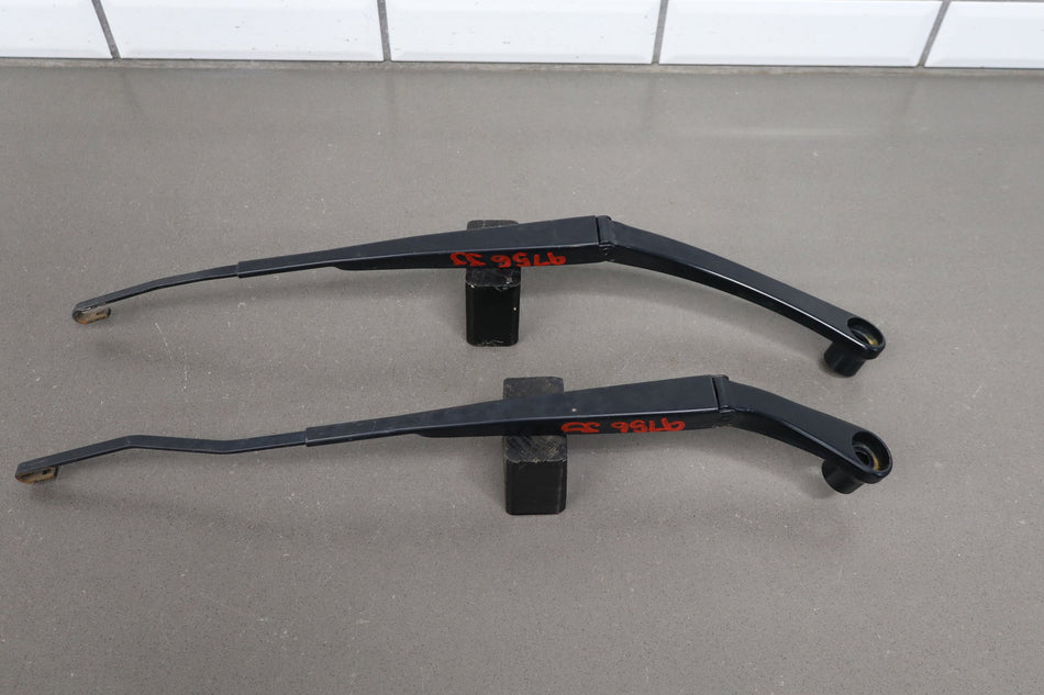 08-23 Dodge Challenger Wiper Arm Pair No Blades