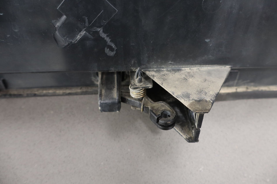 2006-2009 Hummer H2 Tail Finish Panel 25833680