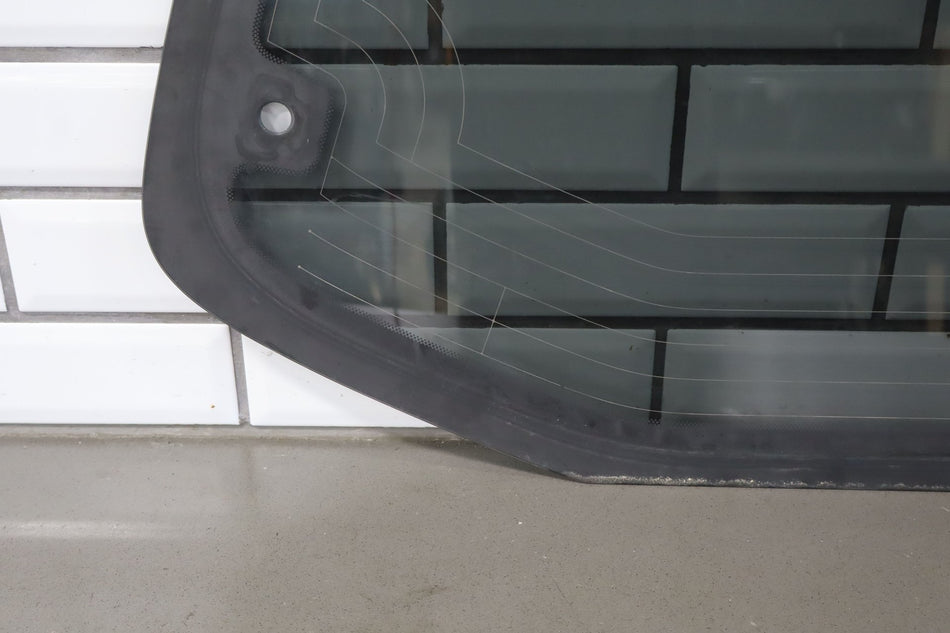 2005 Lexus GX470- QUARTER GLASS/WINDOW