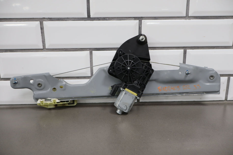 15-22 Chevy Colorado Crew Cab Right Rear Power Window Regulator/Motor Tested