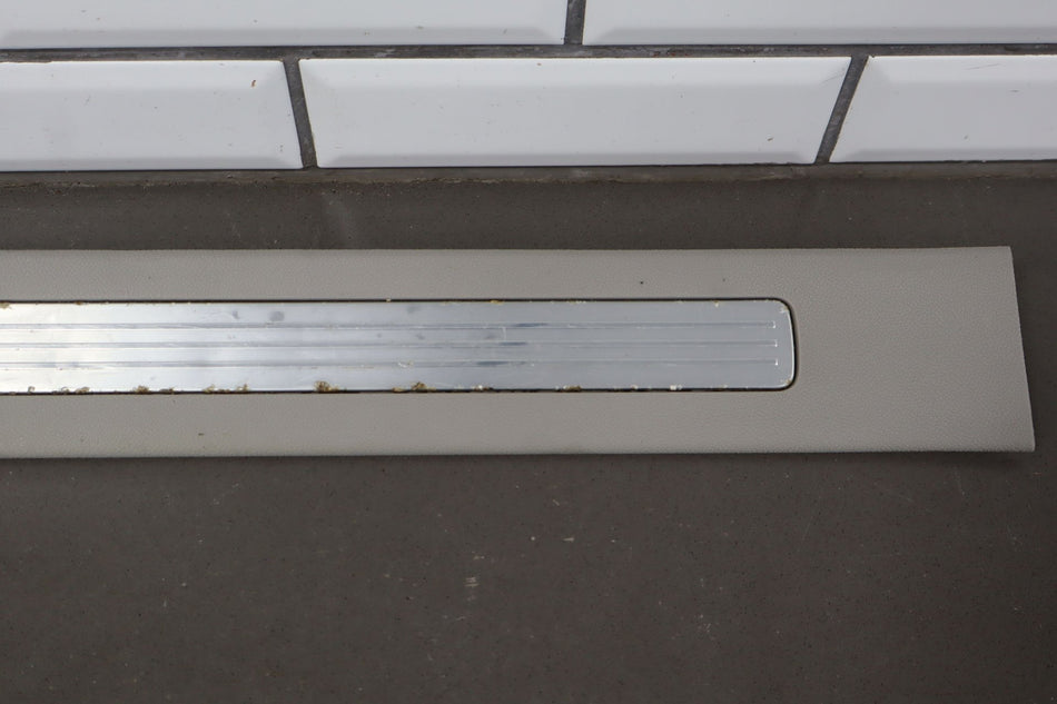 2007 Chevrolet Avalanche- Set x4- Sill Plates