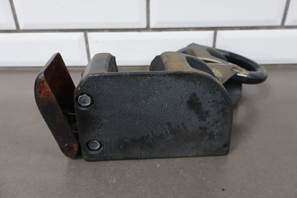 2005 Hummer H2- Front Tow Hook