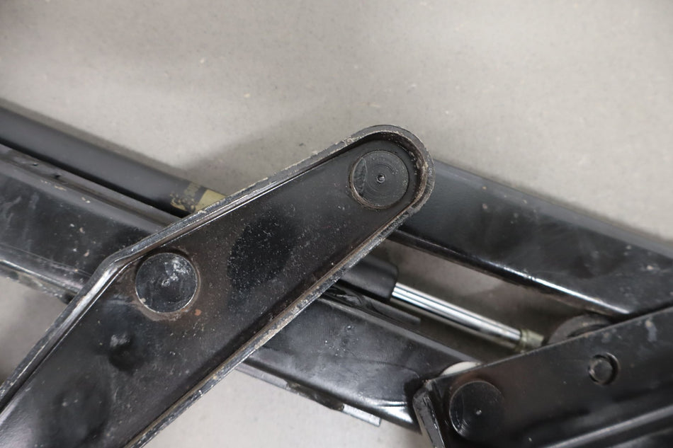 1984-1985 Toyota Celica Convertible Trunk Lid Hinges