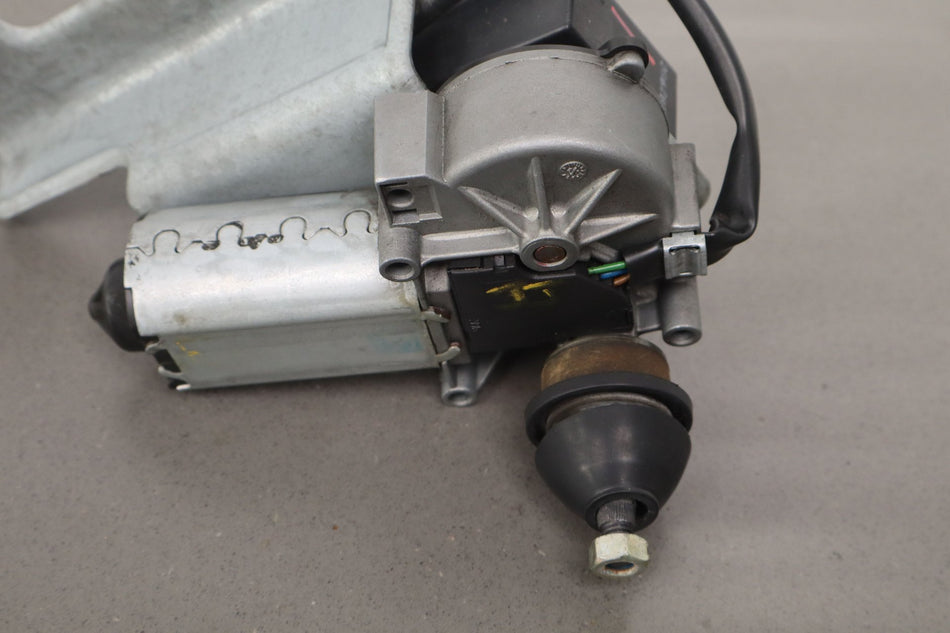 2003 Hummer H2- Rear Wiper Motor