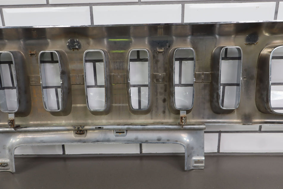 2005 Hummer H2 Main Chrome Radiator Grille 15777617