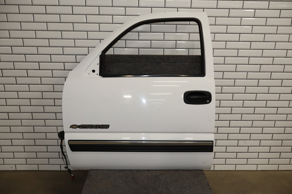 99-07 Chevy GMC Truck SUV GMT800 Left Front Door Summit White 50