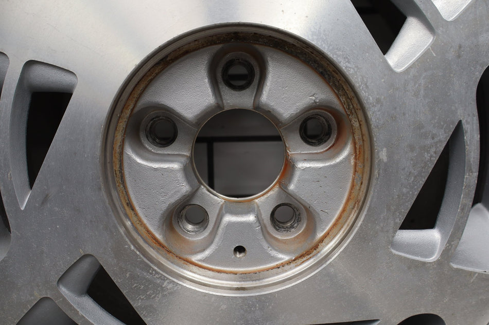 1988-1989 Chevrolet Corvette C4 Right 17x9.5 OEM Wheel