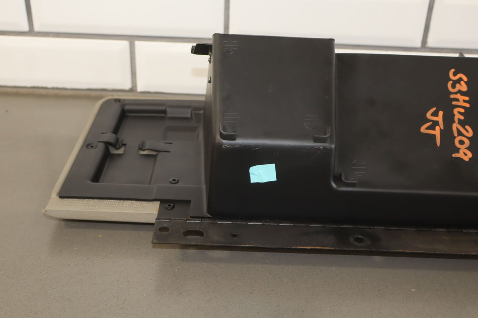 2003-2007 Hummer H2- Glove Box
