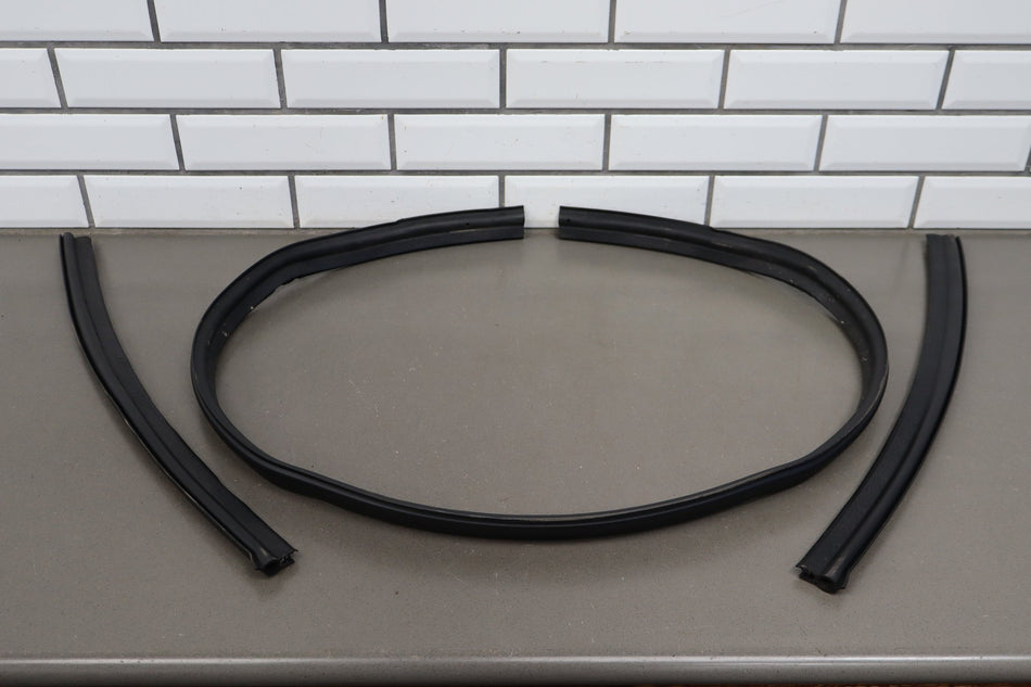 03-09 Hummer H2 Hood Seal Body Mounted Set 3pc OEM