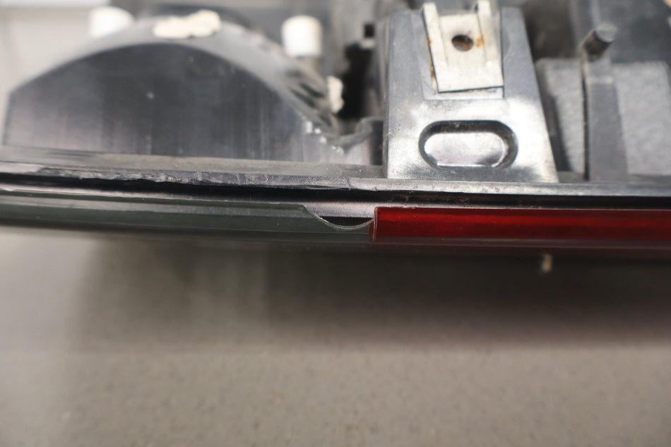 2004 Chevrolet Suburban 2500- TAIL LIGHT ASSEMBLY