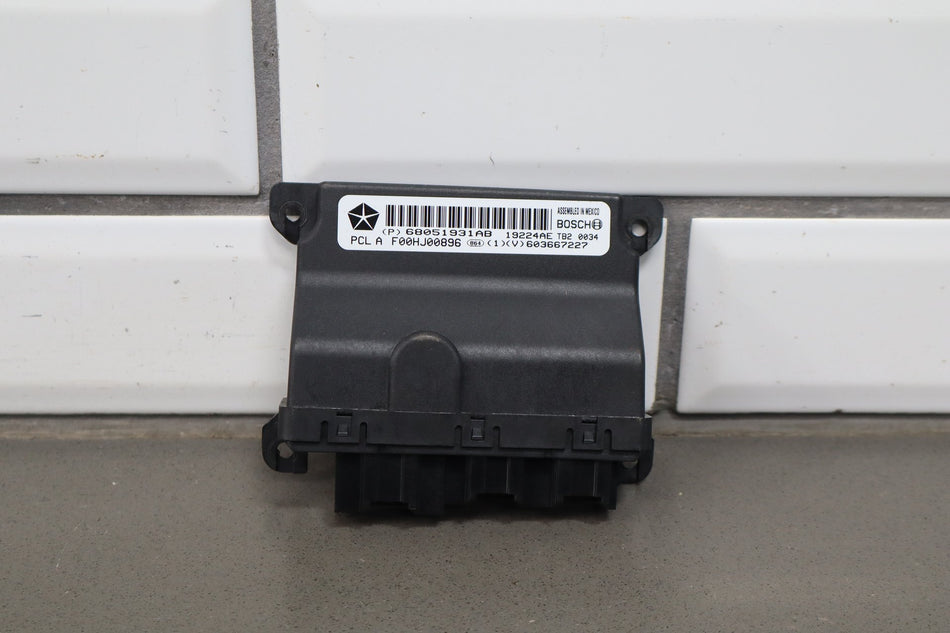 11-14 Dodge Challenger LH Door Control Module