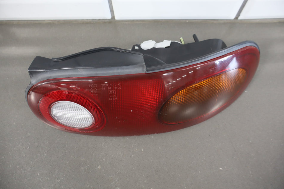 1990-1994 Mazda MX-5 Right Tail Light NA0151170B OEM