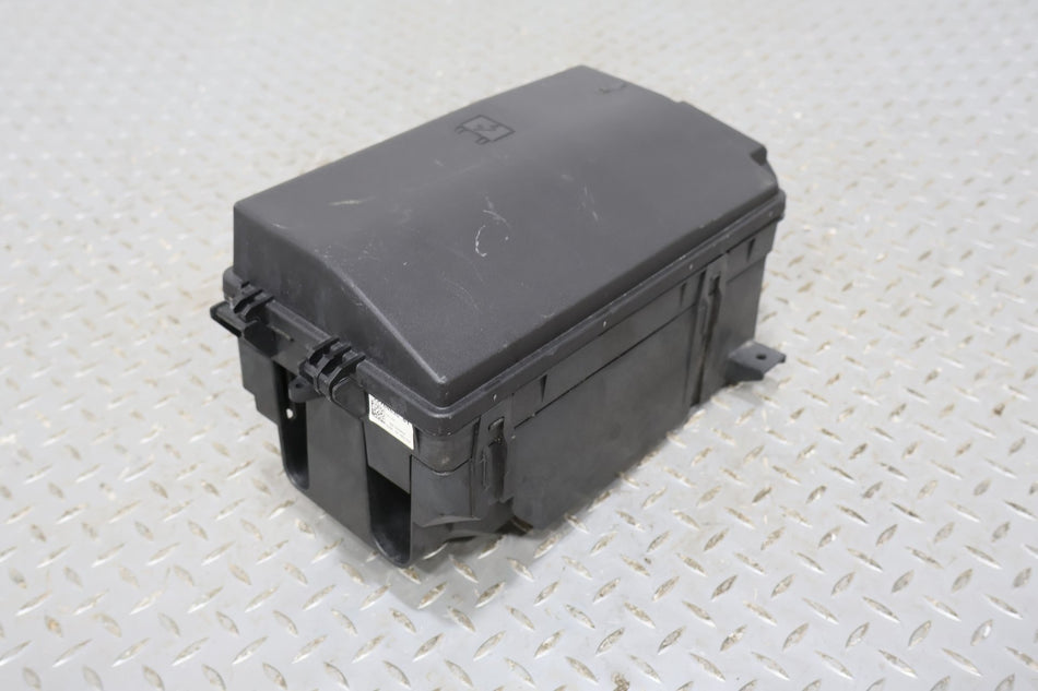 10-15 Chevrolet Camaro 6.2 SS Engine Fuse Box