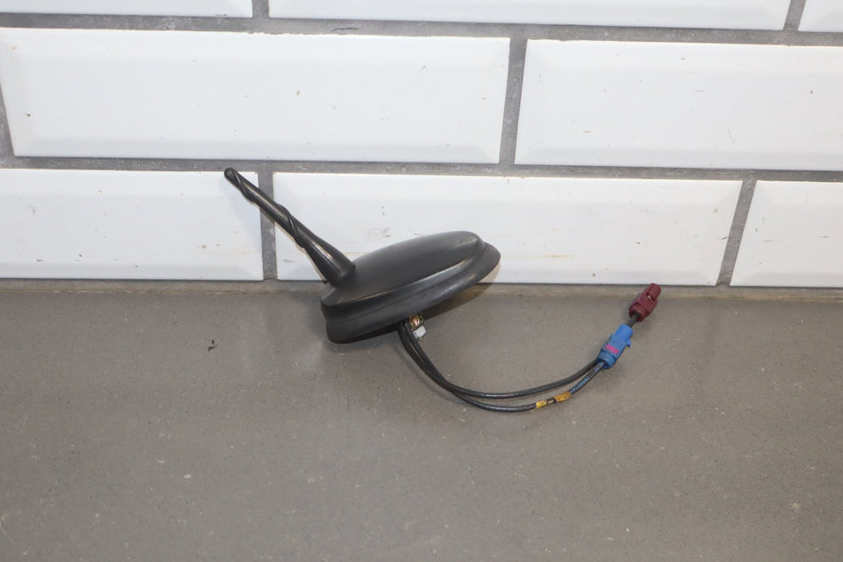 2003-2004 Hummer H2- Antenna PN: 15175079