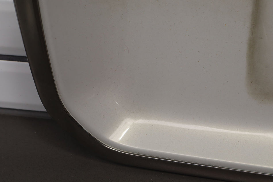 1999 Lexus LX470- Tail Finish Panel