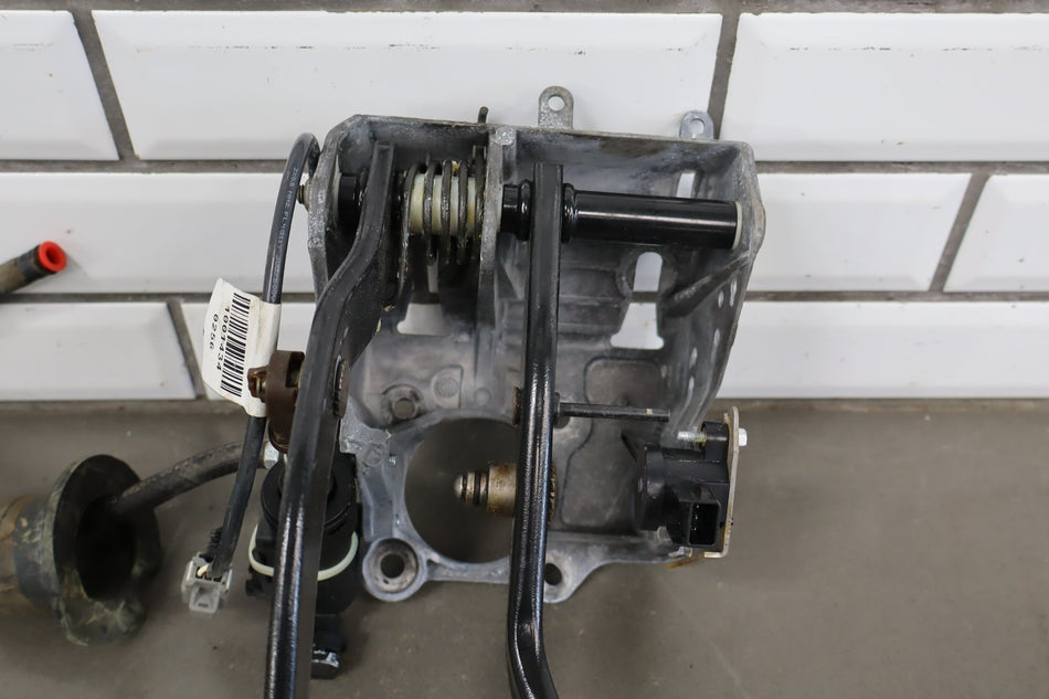 2015-23 Dodge Challenger Hellcat Manual Clutch Pedal Assembly OEM