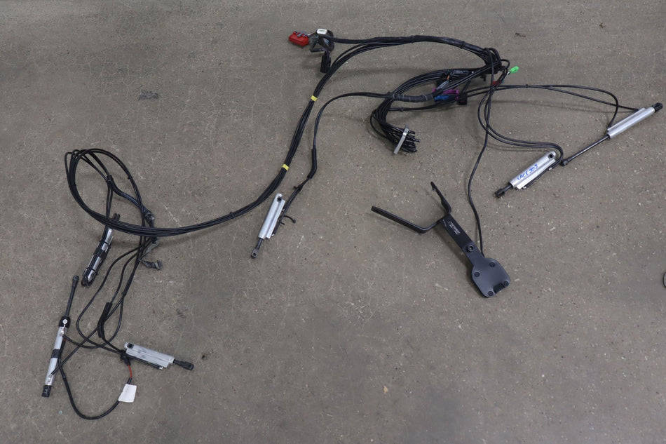 2010 Chevrolet Corvette- Convertible Top Hydraulic Cylinder