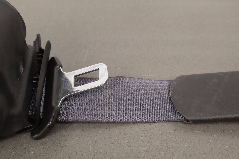 2004 Cadillac XLR- Front Seat Belt
