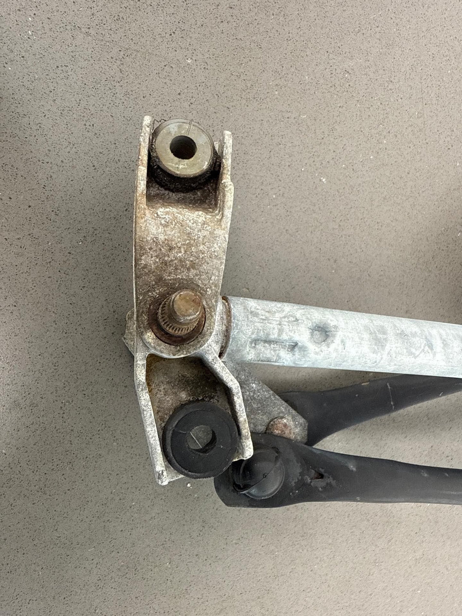 2006 Pontiac GTO- Wiper Linkage