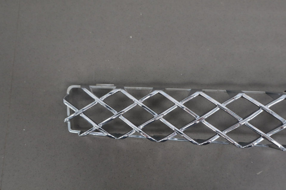 2007 Chevrolet Suburban 1500- Grille