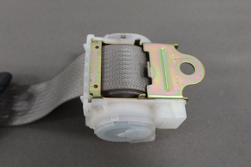 2003 Hummer H2- Rear Seat Belt