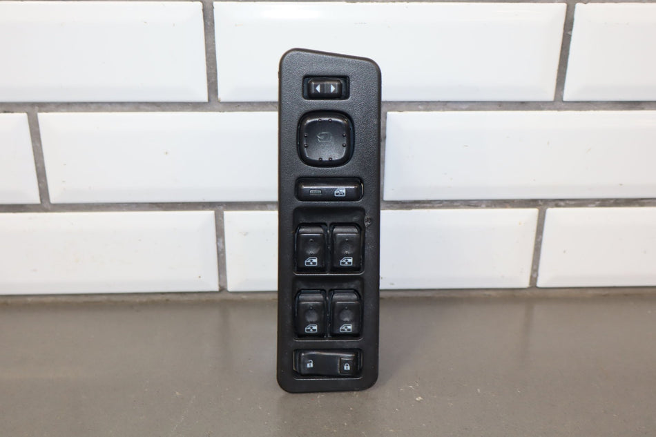 2003 Hummer H2- Front Door Switch