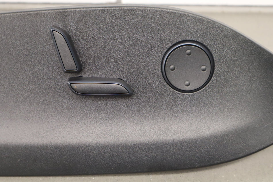 Seat Switch, 2019, Tesla, X