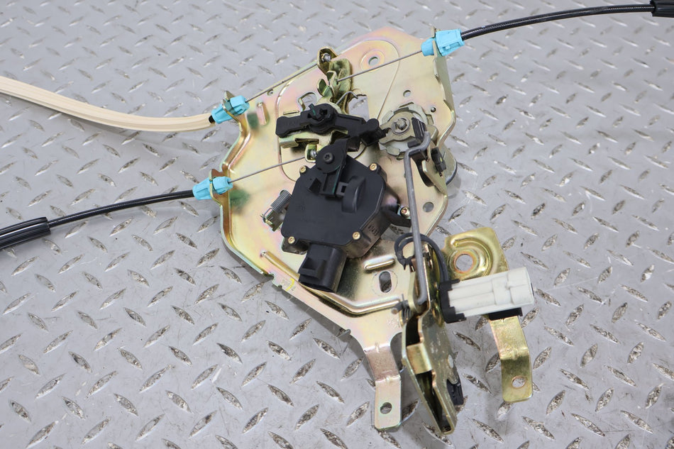 03-06 Cadillac Escalade ESV Hatch Latch Pair