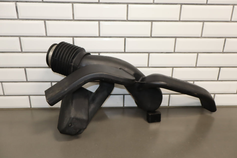 2003-2009 Hummer H2- Air Cleaner With Intake Tube 19153610