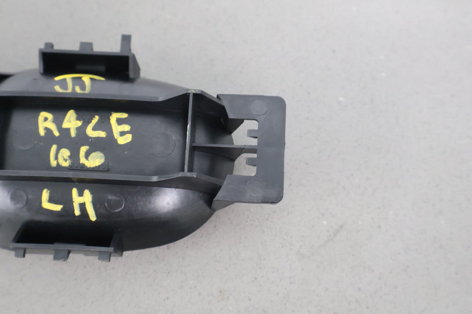 00-04 Chevy C5 Corvette Driver Left LH Door Inner Handle (Tested) Black Trim