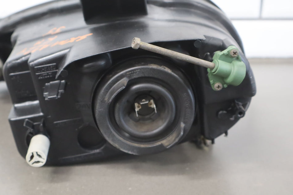 1999-2000 Mazda MX-5 Miata Right Headlamp NC1051030E