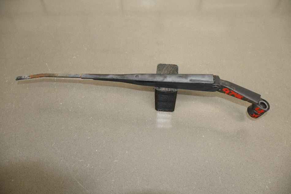 1991-1997 Toyota Land Cruiser Lexus LX450 Wiper Arm Pair