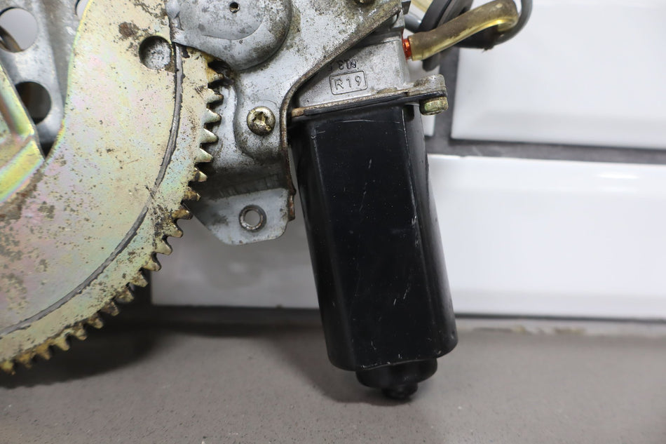 1984-1985 Toyota Celica Convertible Right Rear Window Regulator