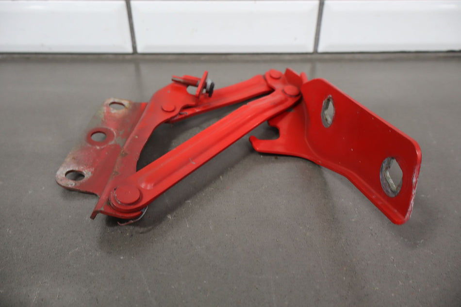 2003 Chevrolet SSR- Hood Hinge