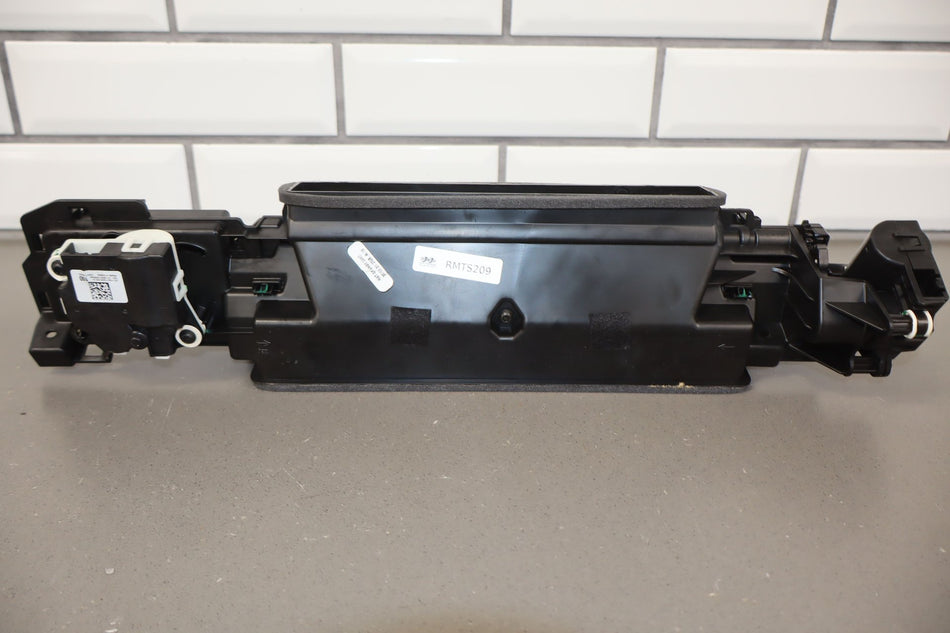 2021 Tesla Model S- Dash Vent
