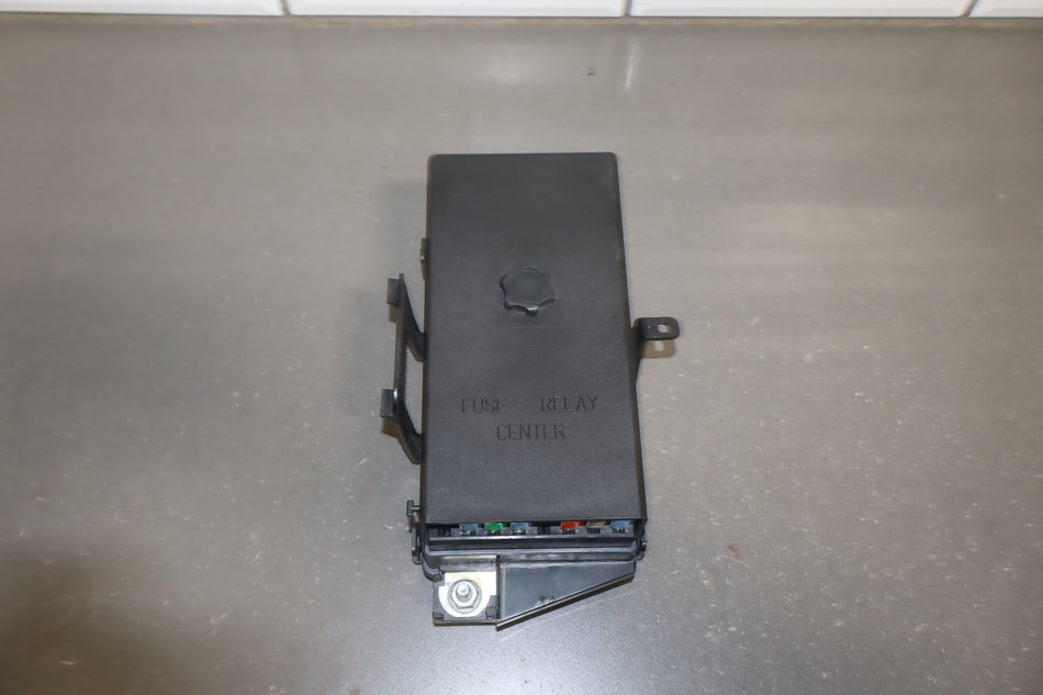 1997-2004 Chevrolet Corvette C5 Cabin Fuse Box 19300118