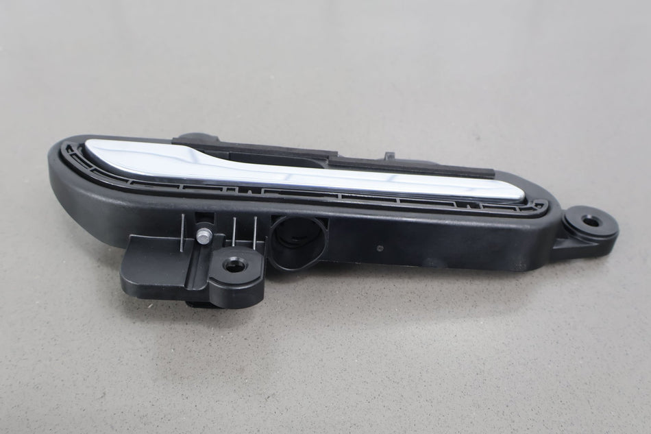 2018 Tesla 3- Right Front Door Handle