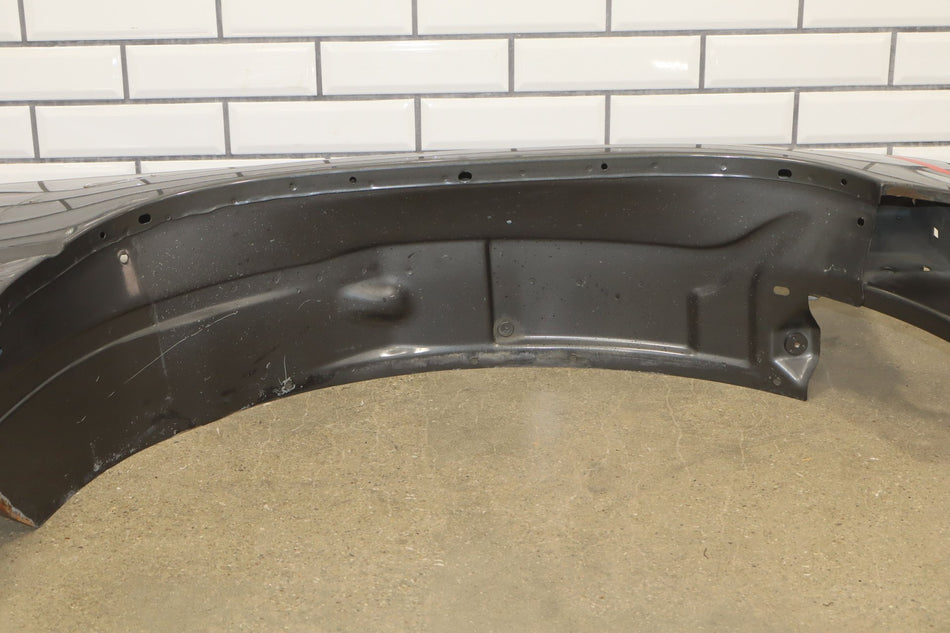 99-02 Chevy Silverado 99-06 Suburban Tahoe Right RH Fender 14U