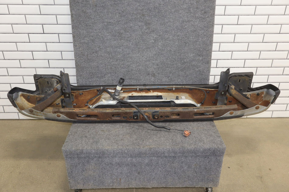 2000-2006 Chevrolet Suburban 1500 Rear Bumper Black 41U