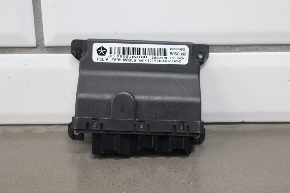 11-14 Dodge Challenger RH Door Control Module