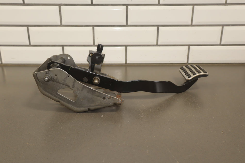 2015-2023 Dodge Challenger Pedals OEM