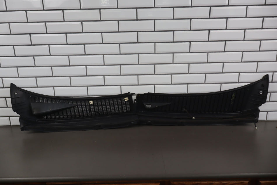 2002 Ford F-350 Super Duty Cowl Vent Panel OEM