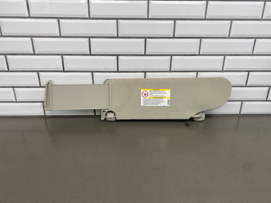 2003-2007 Hummer H2 Passenger Right RH Sun Visor OEM 15938027