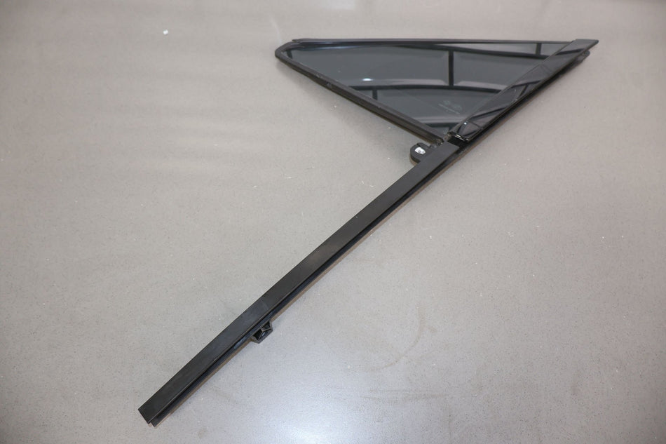 22-24 Rivian R1T OEM Front Left LH Vent Glass Window W/ Frame (See Photos)