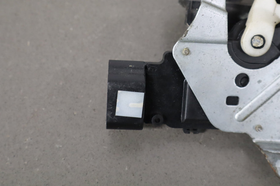 2008 Hummer H3- Lid Latch