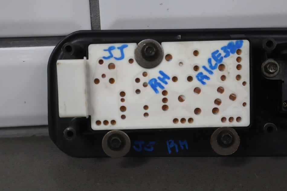 2001 Chevrolet Suburban 2500- Seat Switch